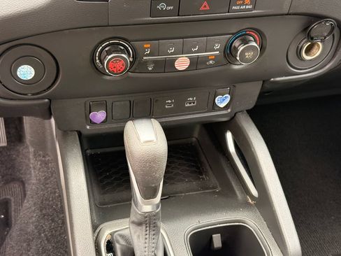 Used 2024 Nissan Frontier SV RWD image 20