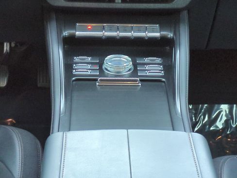 Certified 2024 Lincoln Nautilus Reserve w/ Jet Appearance Package (87T) image 19