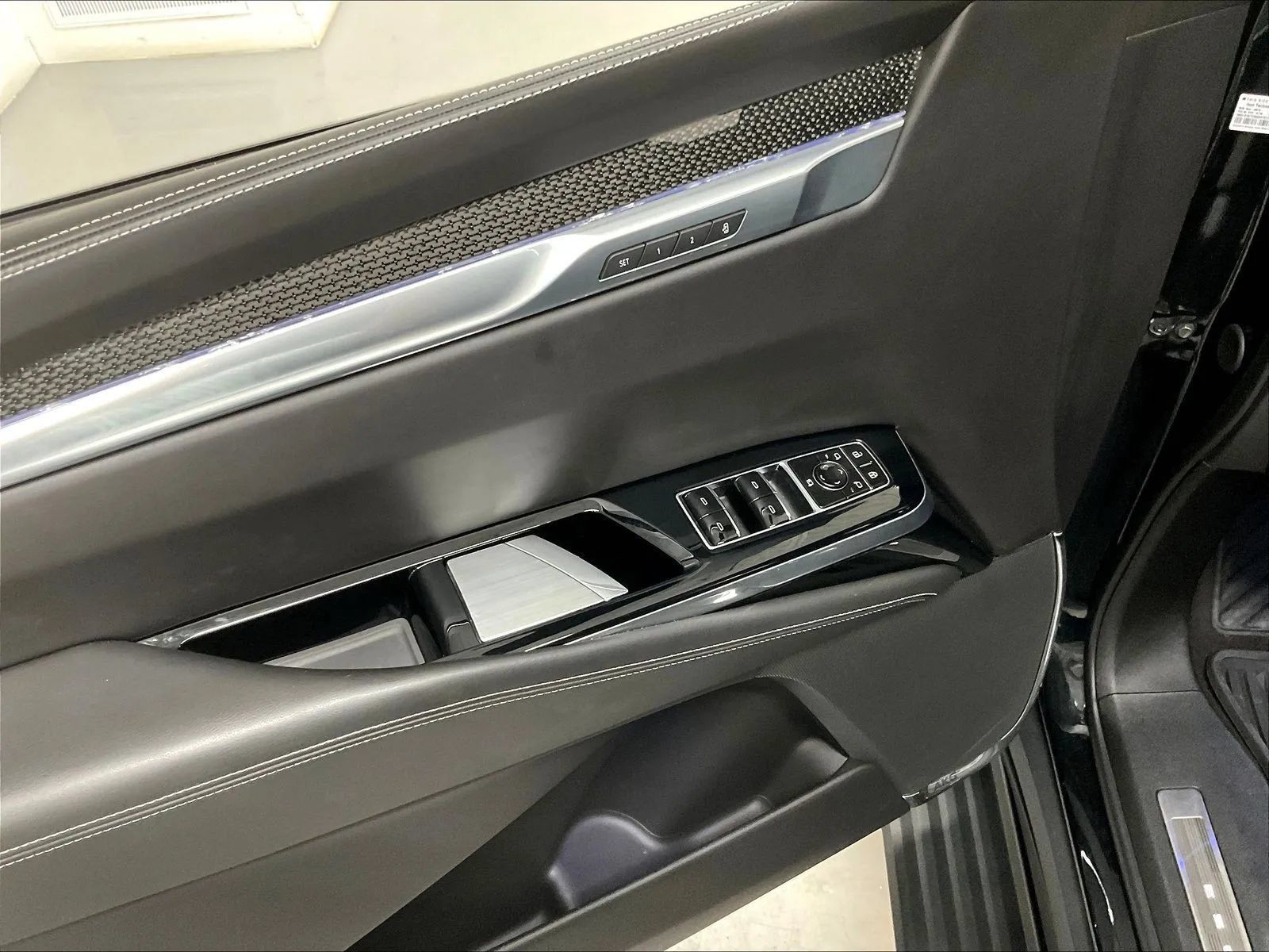 Used 2025 Cadillac Escalade V AWD/4WD image 44