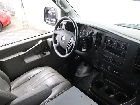 Used 2022 Chevrolet Express 2500 Extended w/ Enhanced Convenience Package image 17