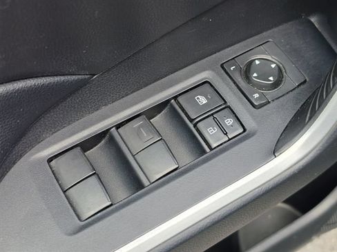 Used 2021 Toyota RAV4 LE FWD image 19