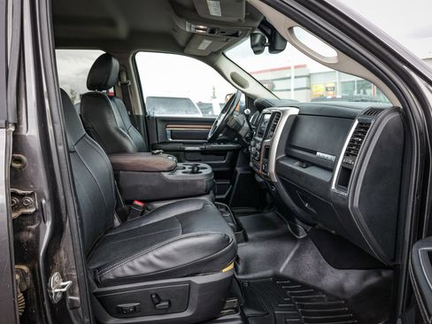 Used 2018 RAM 3500 Laramie w/ Protection Group AWD/4WD image 31
