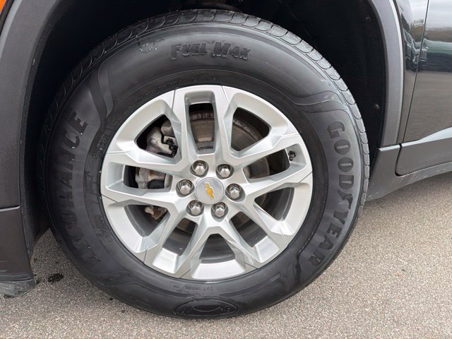 Used 2023 Chevrolet Traverse LS w/ Safety Package AWD/4WD image 9
