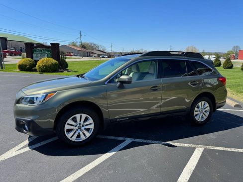 Used 2015 Subaru Outback 2.5i Premium image 4