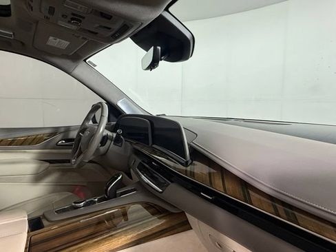 Used 2021 Cadillac Escalade Premium Luxury Platinum AWD/4WD image 36