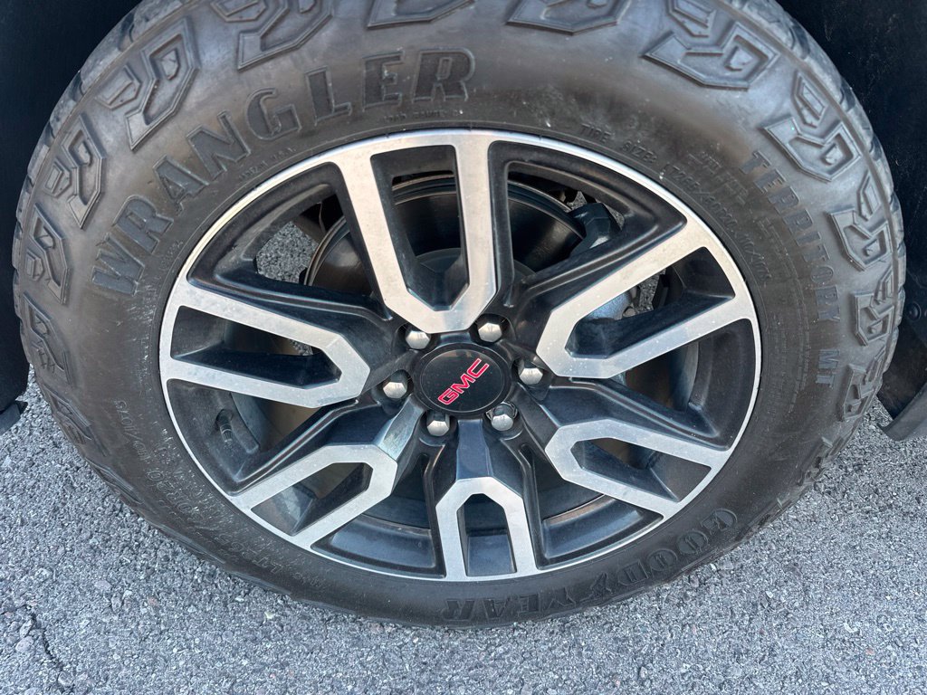Used 2024 GMC Sierra 1500 AT4 w/ Technology Package AWD/4WD image 12