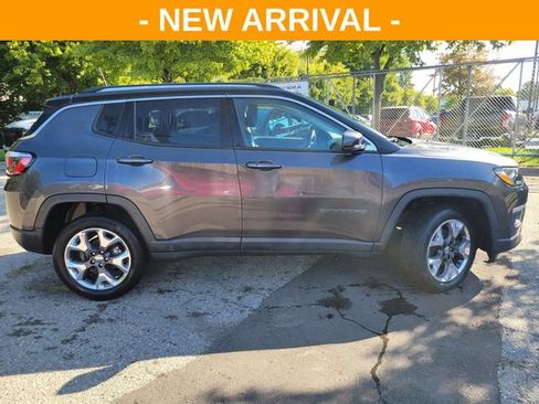 Used 2019 Jeep Compass Limited AWD/4WD image 2