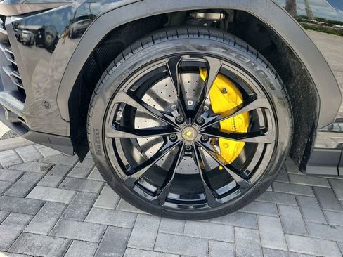 Used 2020 Lamborghini Urus AWD/4WD image 13