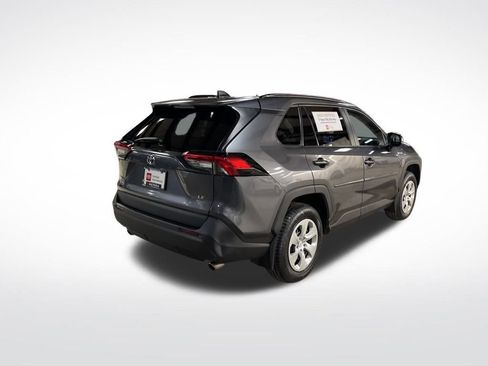 Used 2021 Toyota RAV4 LE image 5