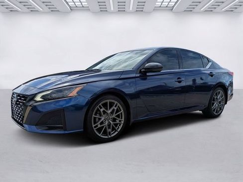 Used 2023 Nissan Altima 2.0 SR FWD image 8