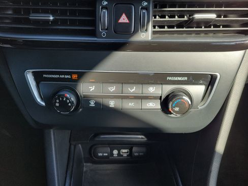 Used 2017 Kia Optima LX w/ Option Group 014 image 32