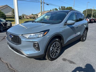 New 2025 Ford Escape SE