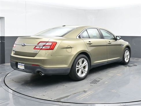 Used 2013 Ford Taurus SEL image 10
