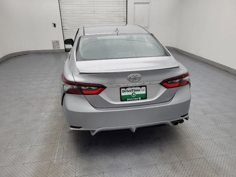 Used 2022 Toyota Camry SE image 6