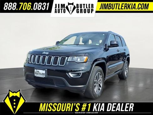 Used 2020 Jeep Grand Cherokee Laredo w/ 18" Wheel & 8.4" Radio Group AWD/4WD image 1