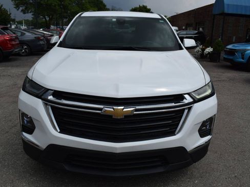 Used 2023 Chevrolet Traverse LT FWD image 3