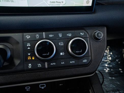 Used 2022 Land Rover Defender 110 X-Dynamic SE image 54