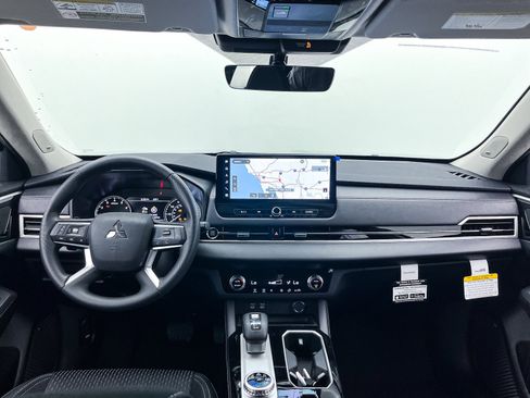 New 2025 Mitsubishi Outlander ES image 20