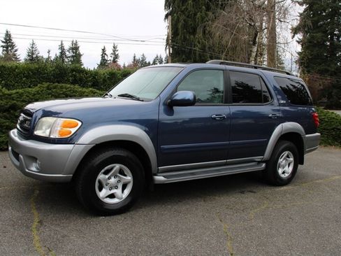 Used 2002 Toyota Sequoia SR5 image 1