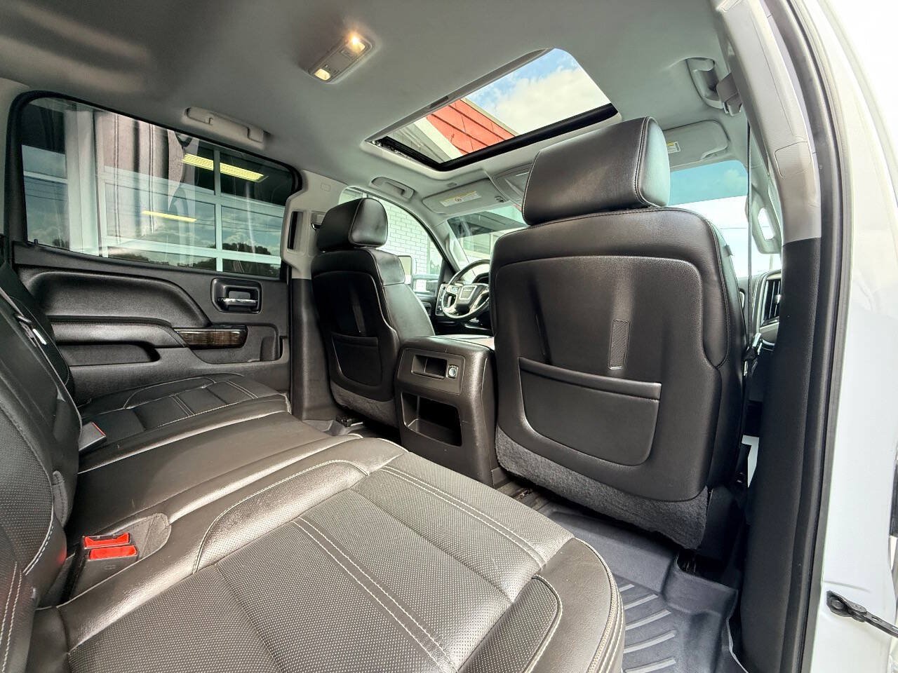 Used 2015 GMC Sierra 2500 Denali w/ Duramax Plus Package AWD/4WD image 37