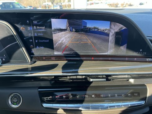 Used 2023 Cadillac Escalade ESV Sport w/ Touring Package image 19