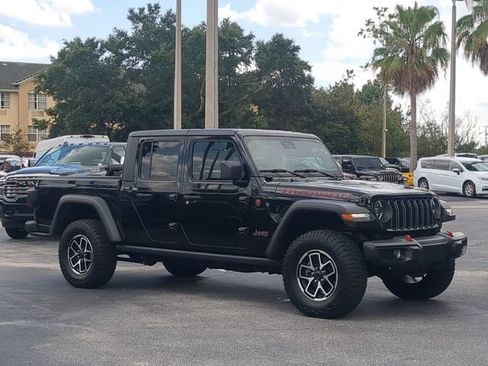 Used 2025 Jeep Gladiator Rubicon AWD/4WD image 2