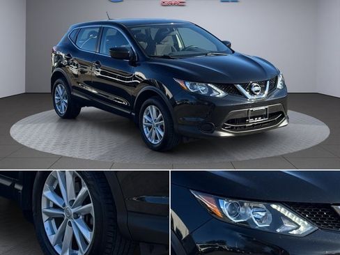 Used 2018 Nissan Rogue Sport S w/ S Appearance Package image 2