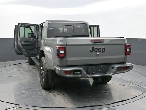 Used 2022 Jeep Gladiator Overland image 61