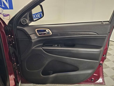 Used 2017 Jeep Grand Cherokee Laredo w/ Quick Order Package 23E image 27