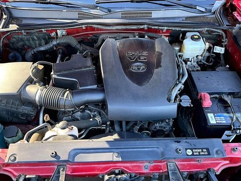 Used 2018 Toyota Tacoma TRD Off-Road image 28