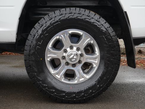 Used 2019 RAM 2500 Big Horn image 21