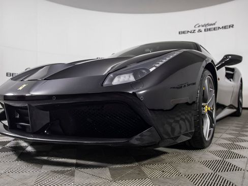 Used 2017 Ferrari 488 GTB RWD image 8