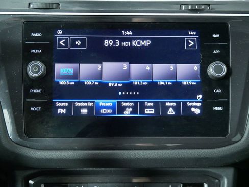 Used 2021 Volkswagen Tiguan SEL Premium R-Line image 28