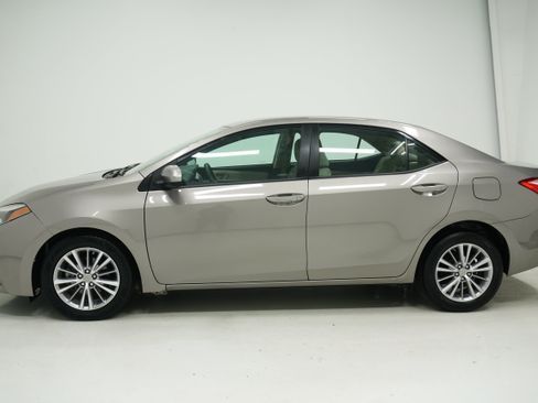Used 2015 Toyota Corolla LE FWD image 7