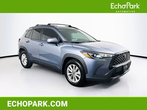 Used 2023 Toyota Corolla Cross LE AWD/4WD image 1