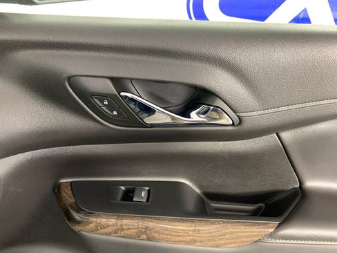 Used 2023 GMC Acadia Denali w/ Denali Technology Package FWD image 42