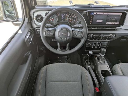 New 2026 Jeep Gladiator Sport AWD/4WD image 16
