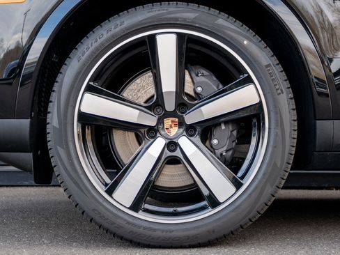 New 2026 Porsche Cayenne image 12