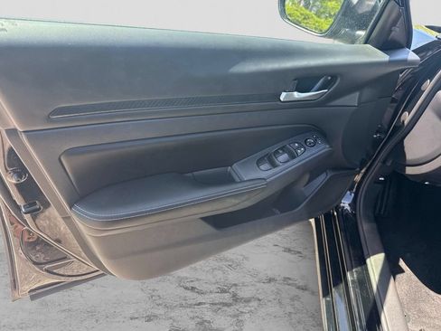 Certified 2024 Nissan Altima 2.5 SV AWD/4WD image 17