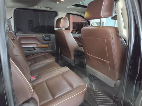 Used 2018 Chevrolet Silverado 2500 High Country w/ Duramax Plus Package image 28