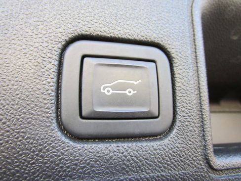 Used 2024 GMC Terrain AT4 image 14