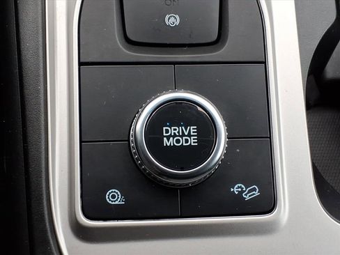 Certified 2022 Ford Explorer XLT image 19