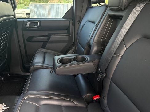 Used 2025 Ford Bronco Badlands AWD/4WD image 34