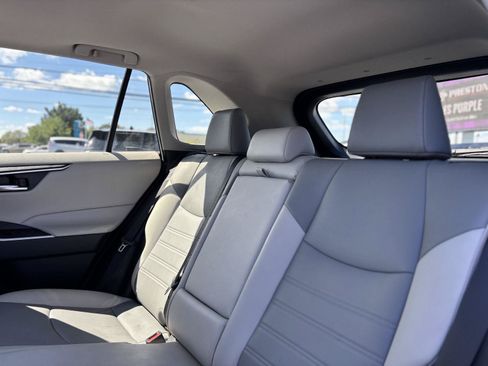 Used 2020 Toyota RAV4 XLE Premium FWD image 20