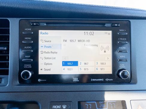 Used 2020 Toyota Sienna Limited Premium image 27