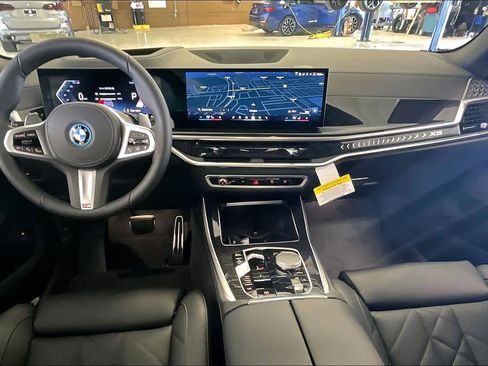New 2026 BMW X5 xDrive50e w/ M Sport Package image 5