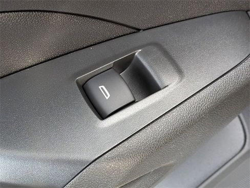 New 2026 Chevrolet Trax LT image 27