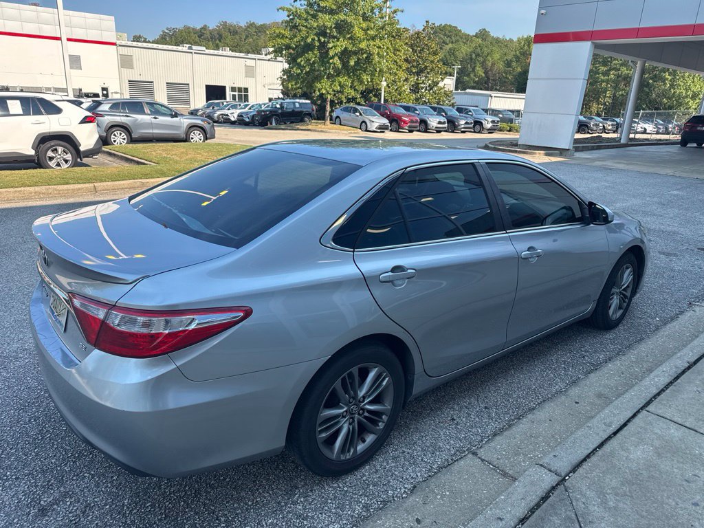 Used 2017 Toyota Camry SE FWD image 3