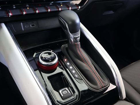 Used 2024 GMC Canyon AT4X image 28