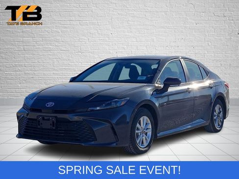 Used 2025 Toyota Camry LE image 1